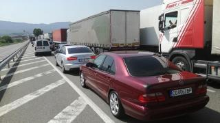 На "Кулата" е нещо страшно, шофьорите припадат и се бият, хвърчат линейки!