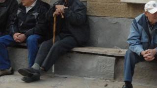 Почти милион пенсионери получават пенсии от 200 до 321 лв. 