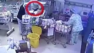 Ампутираха крачето на новородено бебе заради разсеяна медицинска сестра (СНИМКИ/ВИДЕО)