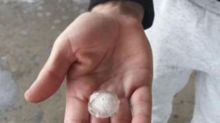 Силна градушка създаде хаос на АМ „Тракия” (СНИМКА/ВИДЕО)