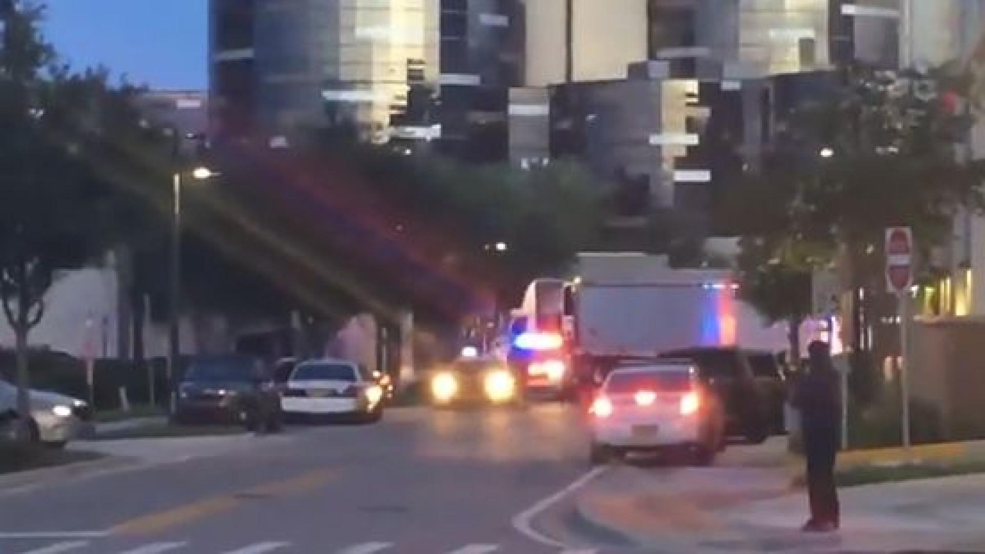 Неизвестен рани полицай и взе 4 деца за заложници във Флорида (ВИДЕО)