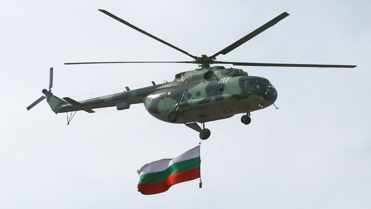 Внимание, военни вертолети и самолети ще кръжат над София - запазете спокойствие, става дума за...