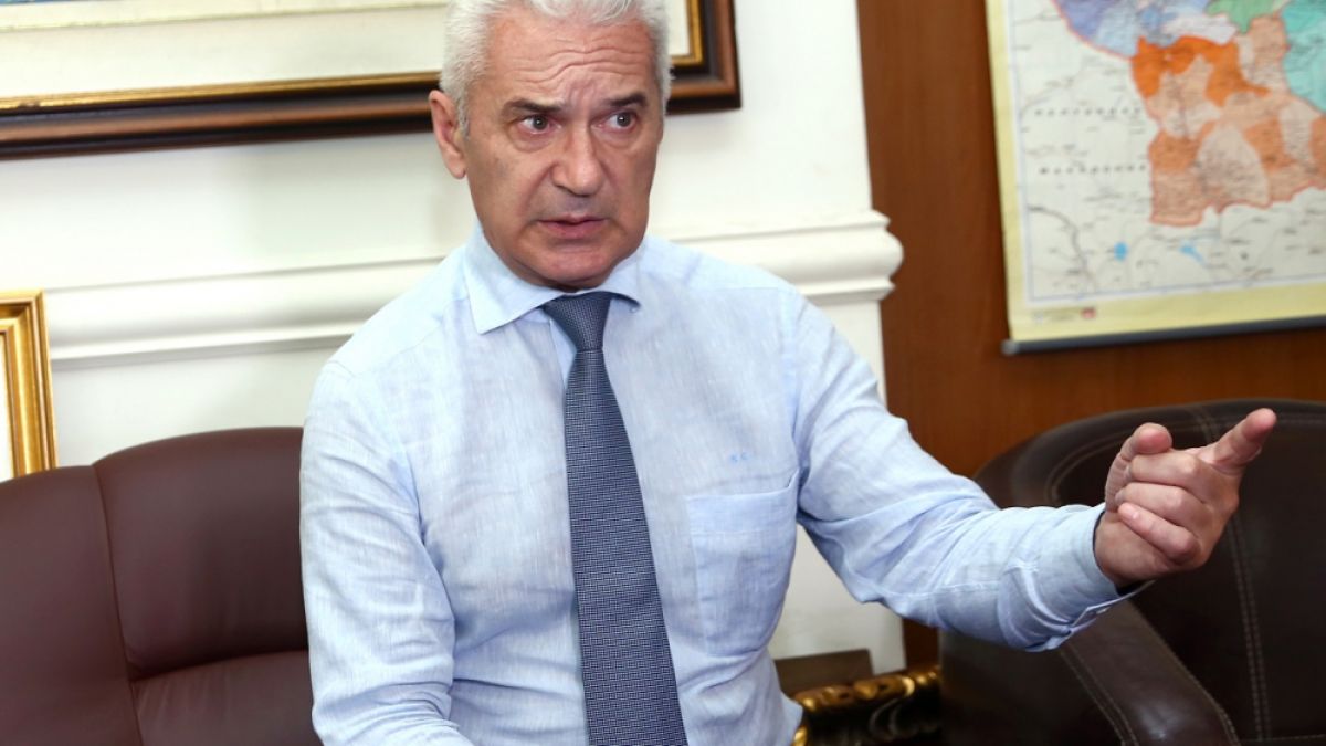 Волен Сидеров с взривяващ коментар за Валери Симеонов и циганските сватби!