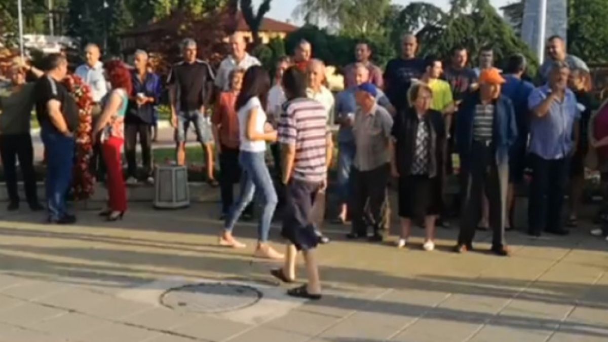 Циганските безчинства в Угърчин – заради… любовна драма и невърнати борчове