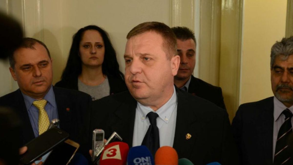 Каракачанов хвърли бомба: Близък сътрудник на македонския президент шпионира у нас