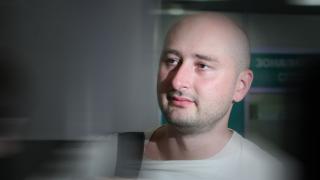 Украинци се изгавриха с паметта на загинало при самолетна катастрофа бебе