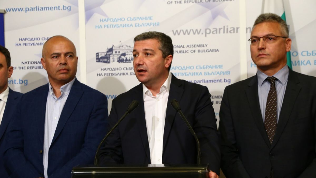 В БСП възмутени от размера на административните бонуси