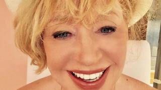  Фотошоп или пластика? СНИМКА на Ала Пугачова шокира феновете й