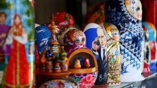 Руски сувенир предизвика страшен секс скандал (СНИМКИ)