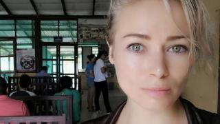 Трима изроди нападнаха красива рускиня в Боливия и я изнасилиха брутално, но тя успя да им го върне тъпкано 