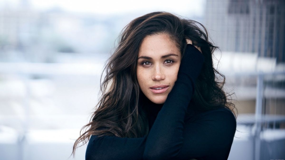 Всички въздишат по буклите на Меган Маркъл, но естествената ѝ коса ще ви хвърли в шок (СНИМКИ)