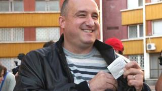 Къдрокосата любовница на Пламен Галев джитка с "Порше" за 160 бона, дупничани цъкат с език след колата (СНИМКА)