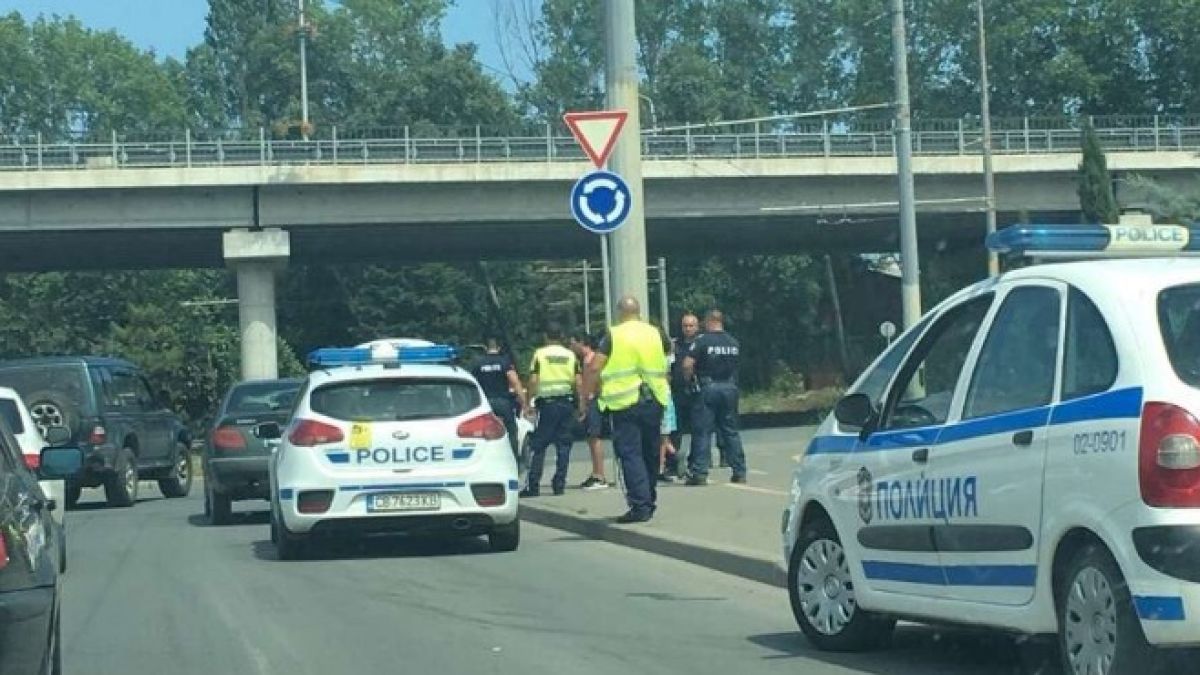 Зрелищни СНИМКИ от спецакция в Бургас, сгащила наркопласьори след зрелищна гонка с полицията