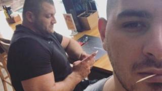 Скандалният Фавиол с охрана за 20 бона! Ето кой го пази (СНИМКА)