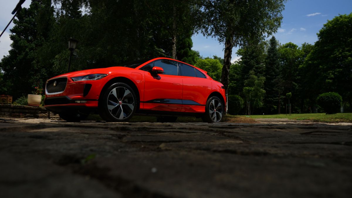 Jaguar I-PACE поставя началото на нова ера в историята на марката