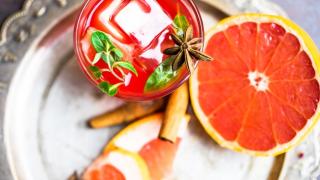 1 чаша вечер от тази мощна домашна напитка смъква мазнините около корема!