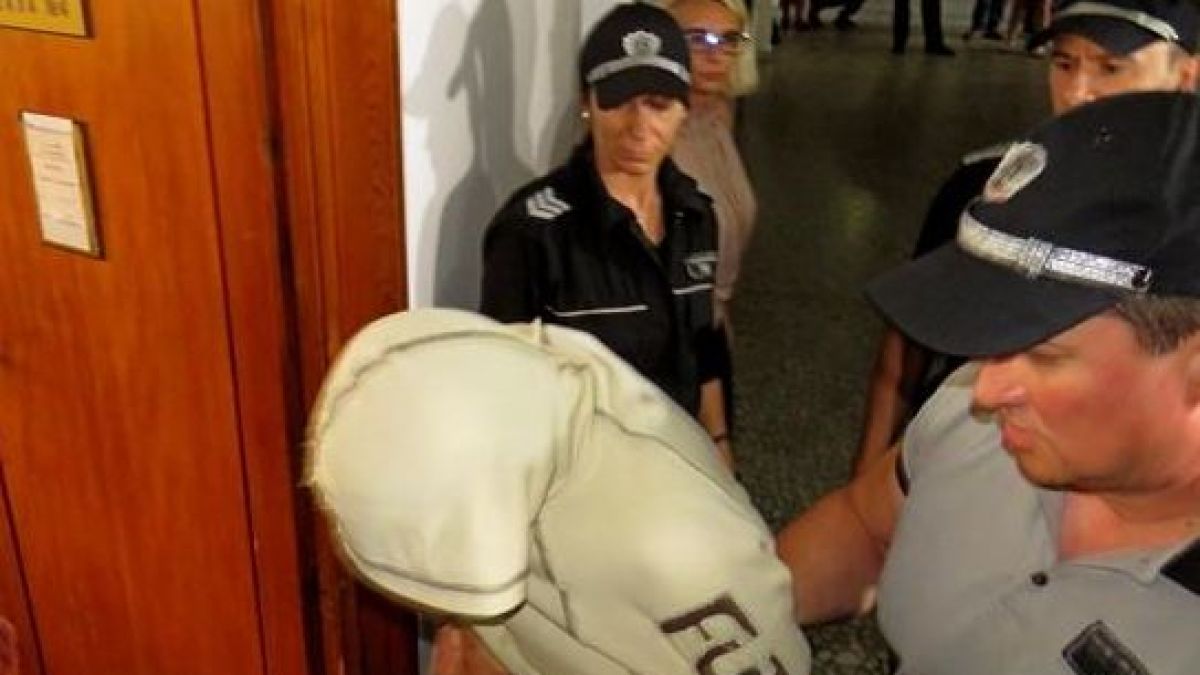 Жестокият убиец на 19-годишната Ивета от Айтос проговори в съда, ето какви са първите думи на Теньо 