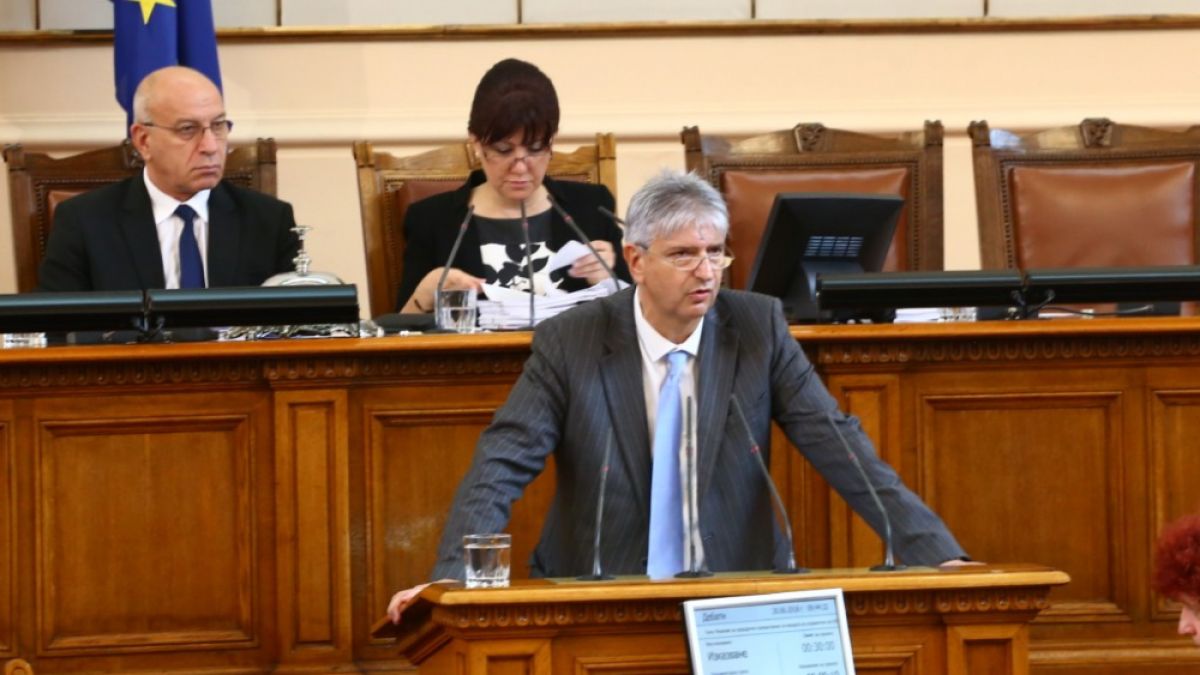 Вече е факт: Проф. Плочев не е начело на НЗОК (СНИМКИ)