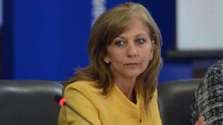 Социалната министърка с луксозната командировка нарежда през сълзи: Винаги съм съпричастна и съм помагала