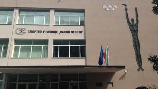 Осмокласник полетя от шестия етаж на общежитие в Пловдив, но стана чудо