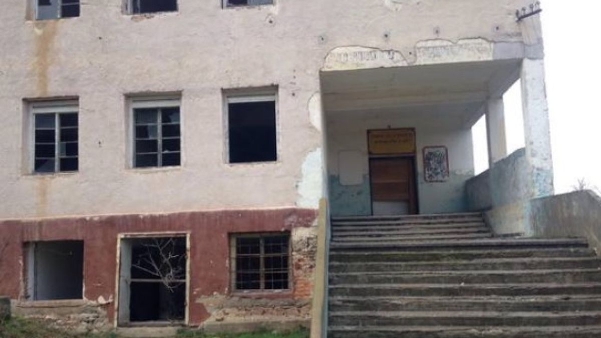 Спомени от соца: Някога в това българско село бяха едни от най-големите казарми, а сега... (СНИМКИ)