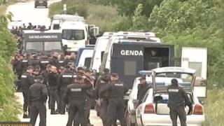 Заложничката на избягалия затворник сигнализирала с мимики и жестове, че нещо става (ВИДЕО)
