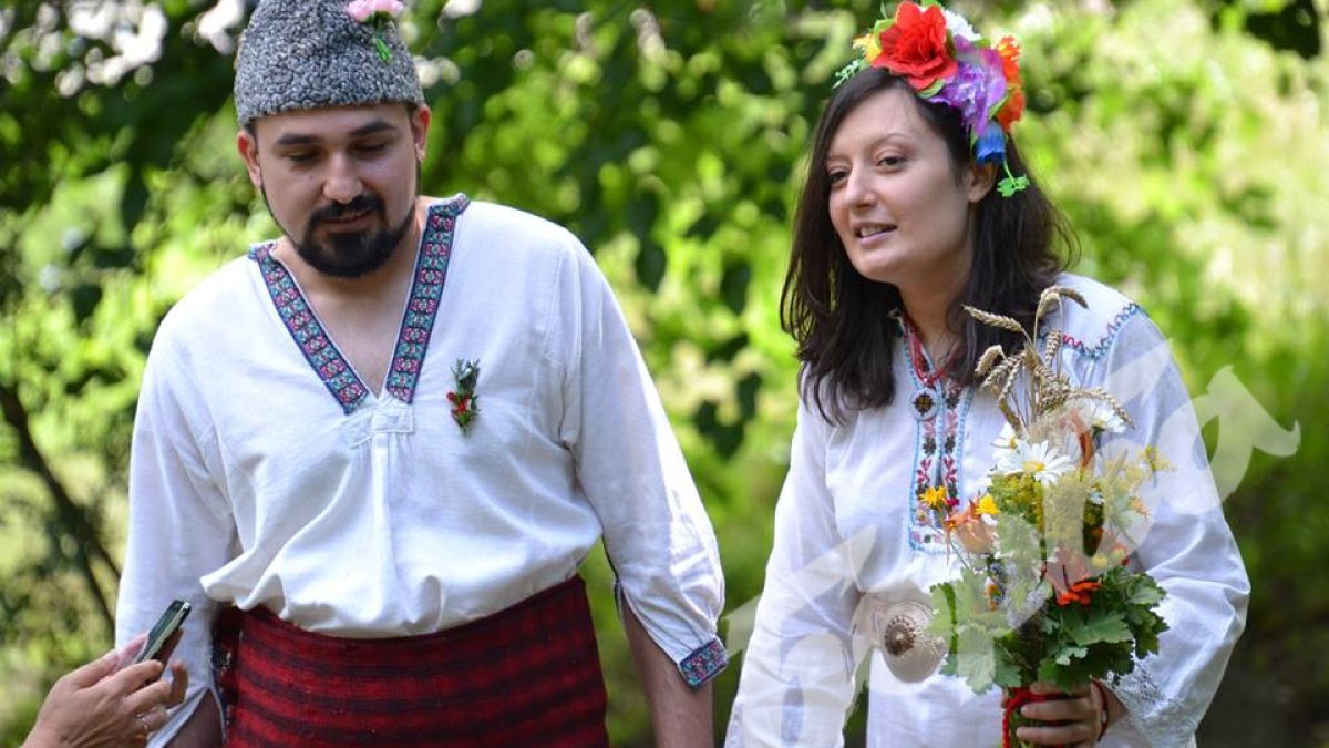 За уникалната сватбата на Деси и Венелин навръх Еньовден в Търновско ще се говори дълго време (СНИМКИ)