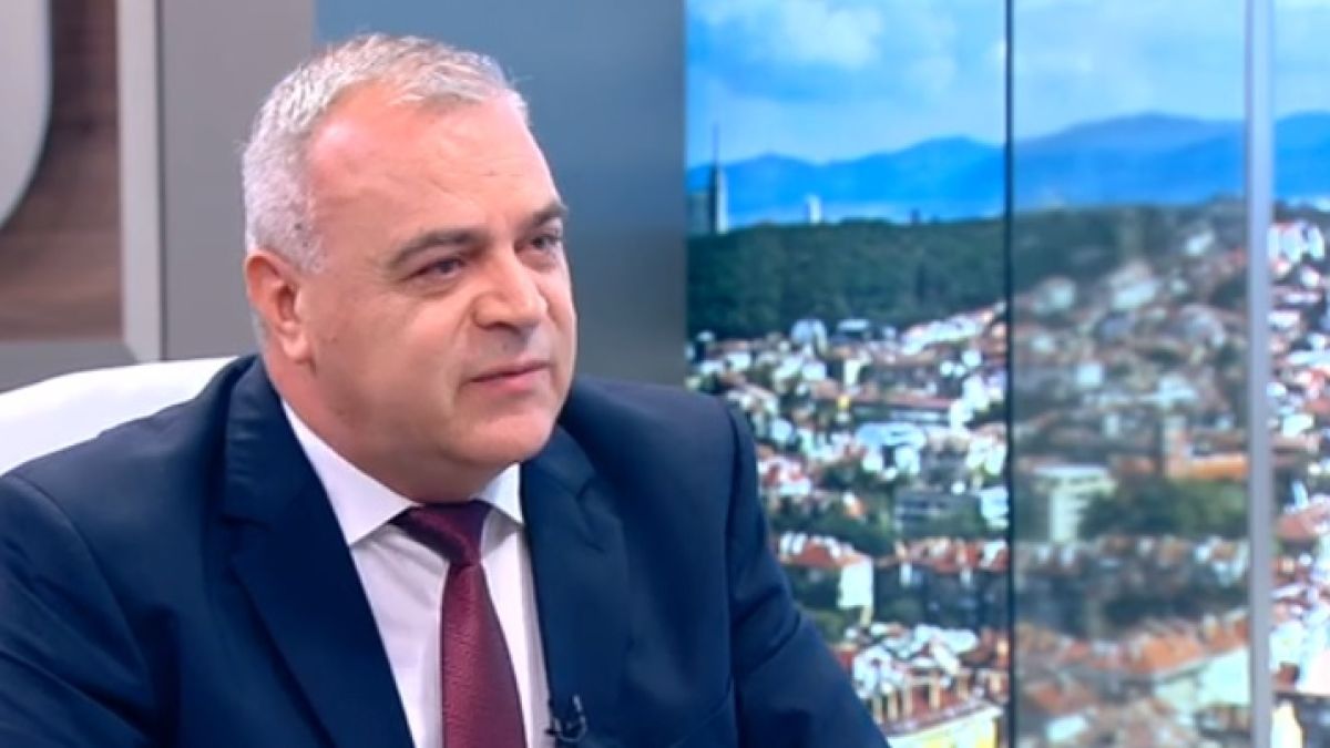Ромка се ожали, че полицаи са стреляли по нея със сачми, заместник на силовия министър Радев съжали, че това не е истина