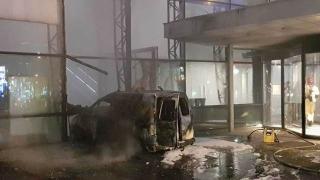 Първо ВИДЕО от огненото нападение срещу най-четения вестник в Холандия