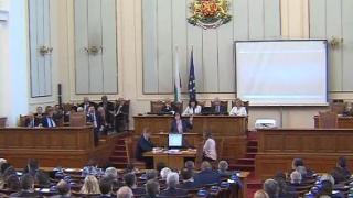 Горещи страсти в парламента: Цвета Караянчева и Нинова се скараха заради Борисов и още нещо (СНИМКИ)