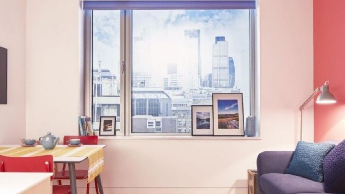 Английски дизайнери превърнаха кутийка от 19 кв. м в уютен дом  