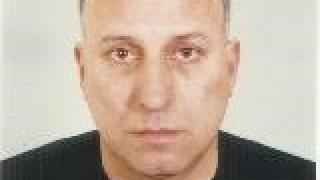 Дирят под дърво и камък Младен от Божурище, виждали ли сте го? (СНИМКА)