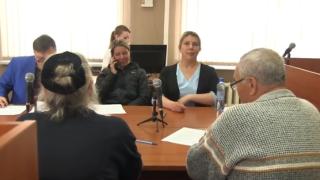 Преди 35 години безхаберни лекари разделят близначки, историята им ще ви смае! 