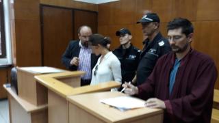 Наглата пловдивска психоложка, която прати 8 души в болница, направи прозрение в ареста, пуснаха я да си ходи 