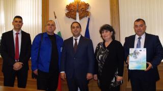 Държавата дава рамо на ВМЗ-Сопот за още договори