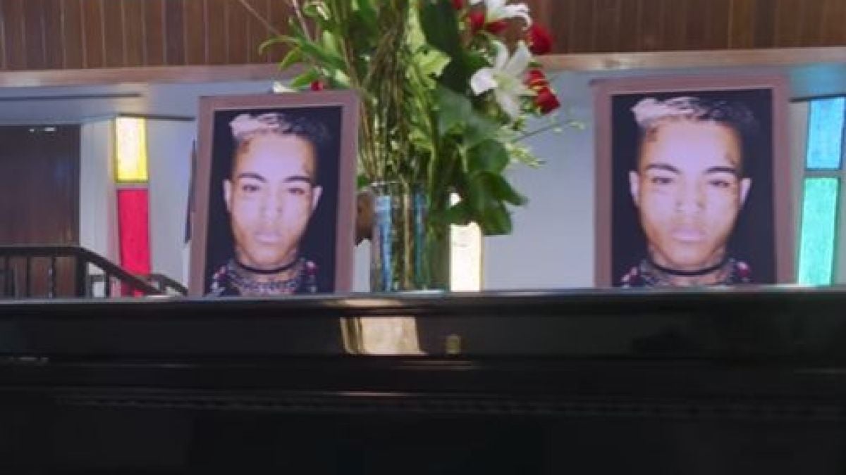 Разстреляният рапър XXXTentacion се сби на собственото си погребение (ВИДЕО)