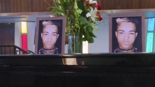 Разстреляният рапър XXXTentacion се сби на собственото си погребение (ВИДЕО)