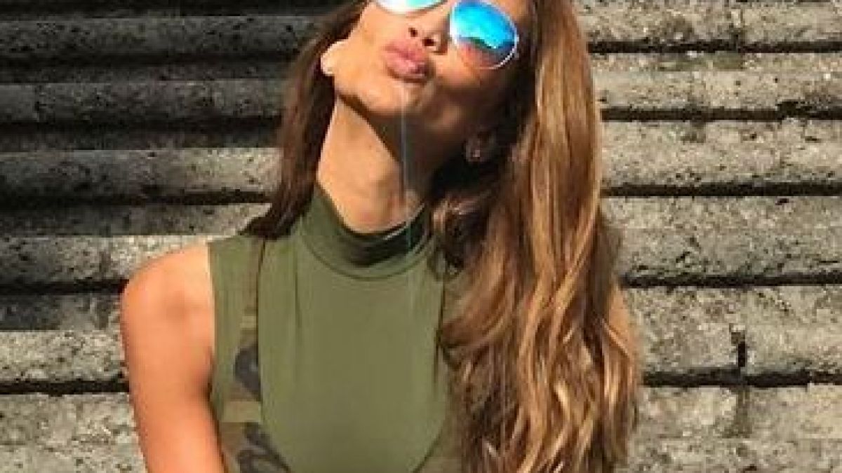 Ивайла Бакалова крие годежен пръстен, Веско Брадата се е изръсил с... (СНИМКА)