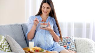 Внимание! 12 забранени продукта за бременни жени