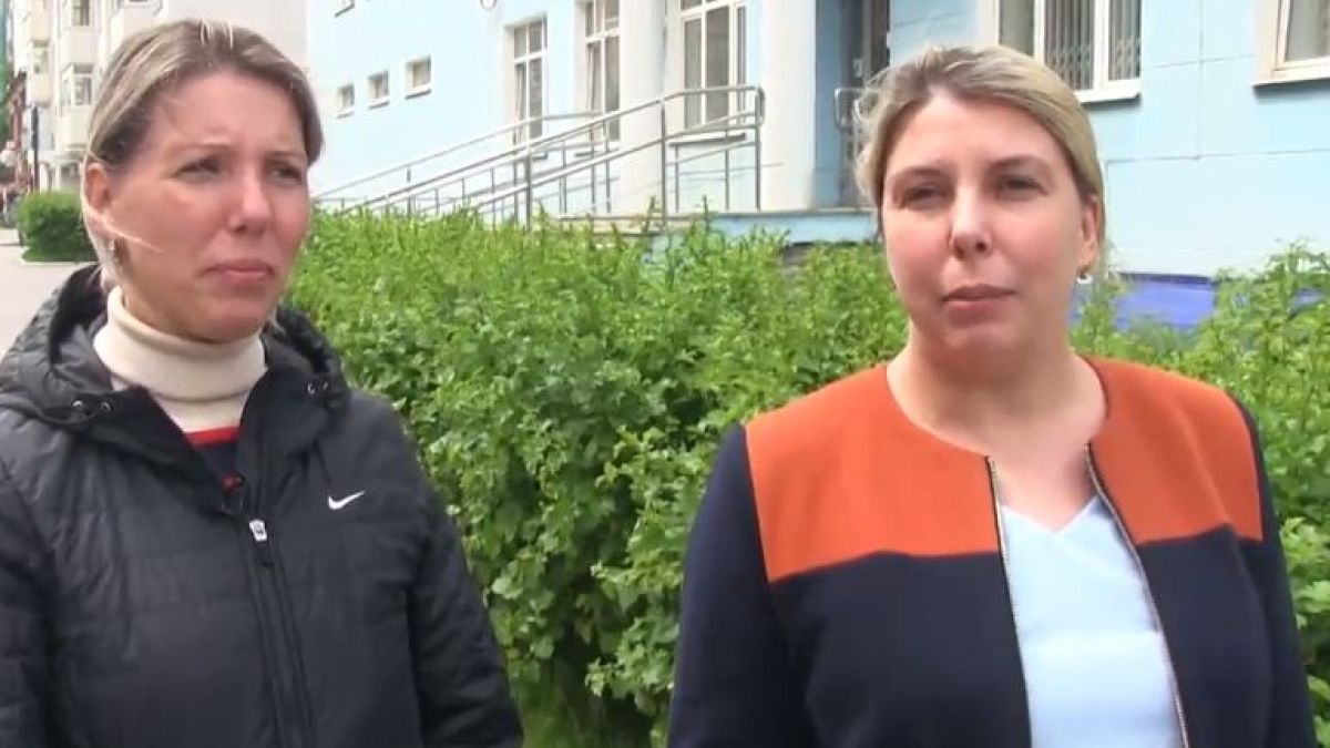 Чудо: Близначки Ксения и Улияна - разделени при раждането, се срещнаха след 33 години (ВИДЕО)