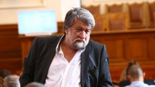 Вежди Рашидов получава огромно признание