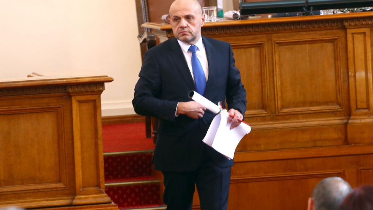 Вицепремиерът Дончев се ядоса безумно! Взе на мушка...