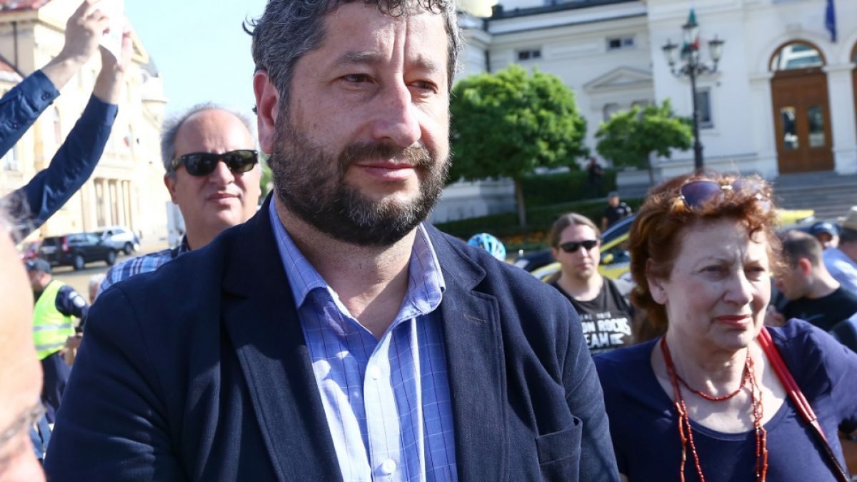 Проваленият Пинокио и шизофренните му лъжи за Пеевски