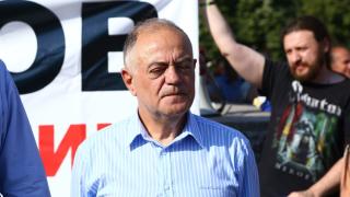 Скандал: Младежкото ДСБ се разпусна и отправи тежки обвинения срещу ген. Атанасов
