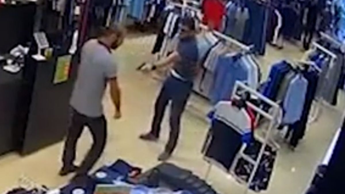 ВИДЕО с разстрел в магазин шокира мрежата
