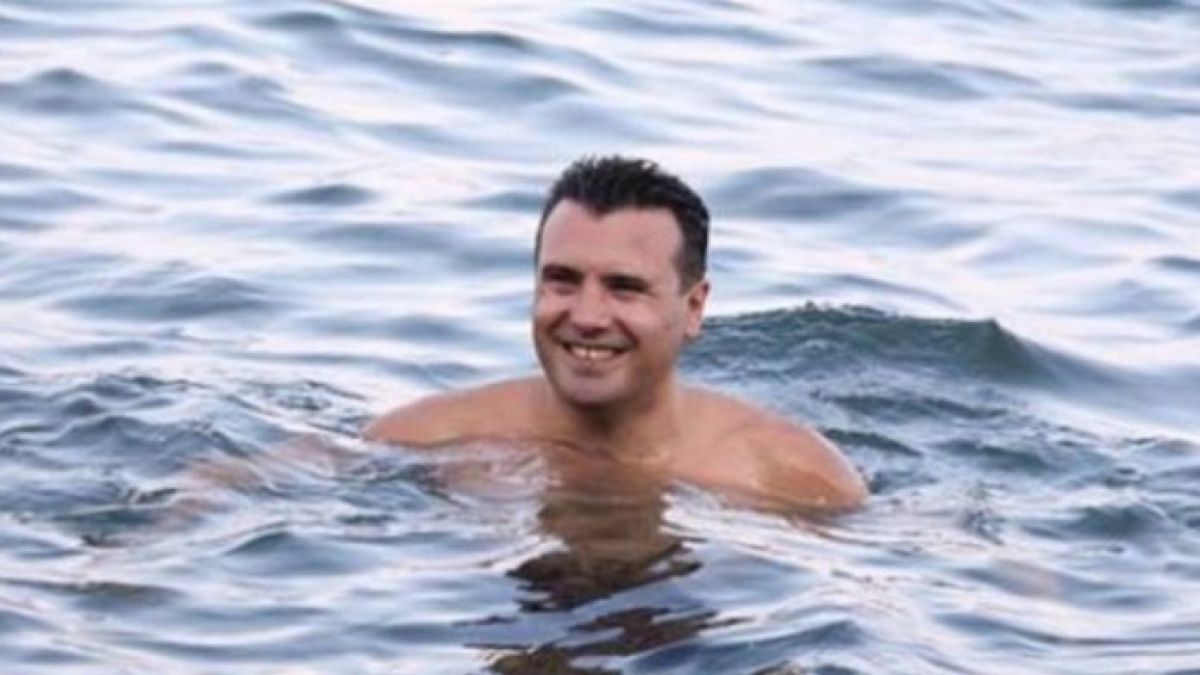 Спипан! Ето къде се подвизава македонският премиер Зоран Заев за уикенда