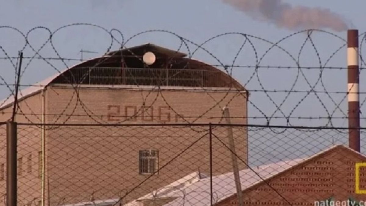 Това е "Черният делфин"! Най-страшният затвор в Русия, от който можеш да излезеш само мъртъв (СНИМКИ/ВИДЕО)