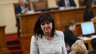 Председателят на Народното събрание Цвета Караянчева също изказа съболезнования към близките на Божидар Димитров