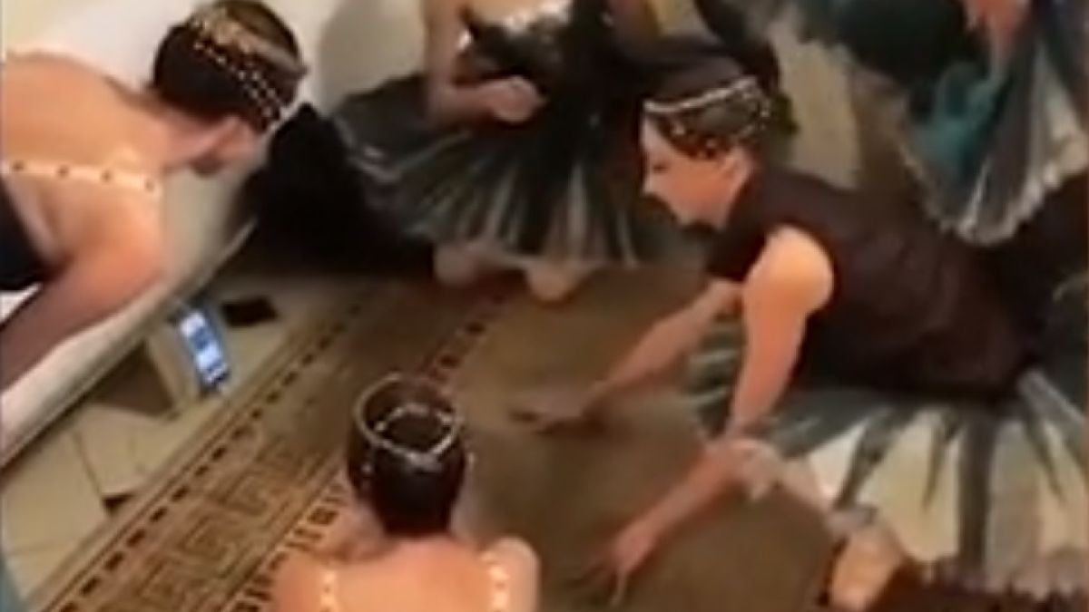 Мрежата полудя по ВИДЕО с балерините от Болшой театър, гледащи мача Русия-Испания 