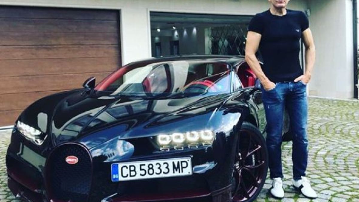 В България вече има Bugatti Chiron! Собственикът на скъпарския красив звяр е... (СНИМКИ)